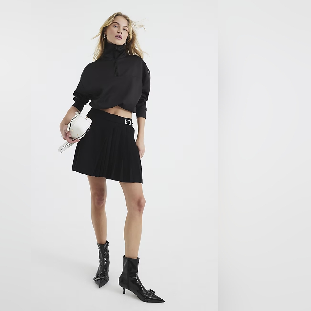 River Island US 8 Elegant Black Pleated Skirt - Brand New With Tags